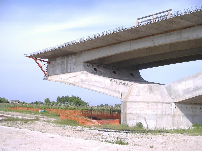 Ponte 'Granatieri di Sardegna'  sul Piave a San Don - S.S. n.14